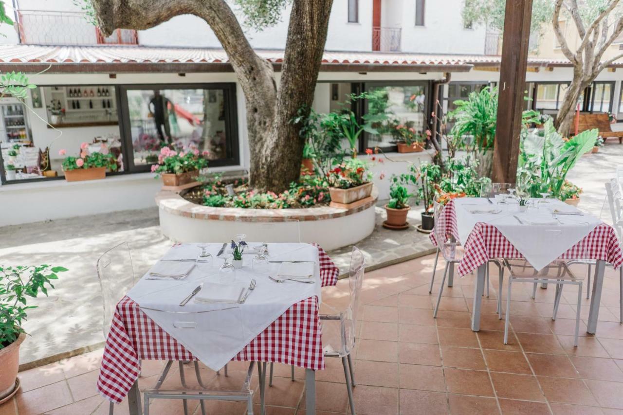 Hotel Santa Rosalia Marina di Camerota Exterior photo